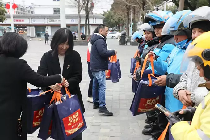 暖“新”行動心意滿滿，“騎”樂融融共迎新春